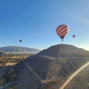VUELO EN GLOBO Y TOUR GUIADO EN TEOTIHUACAN